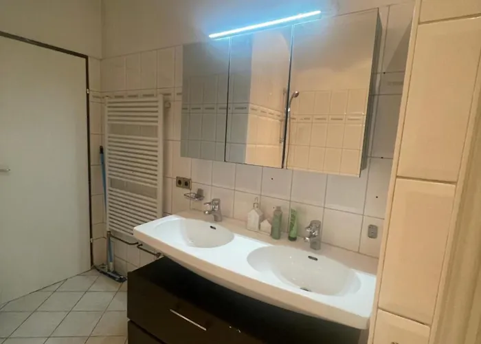 U6 Schoepfwerk 5 Homestay szállás